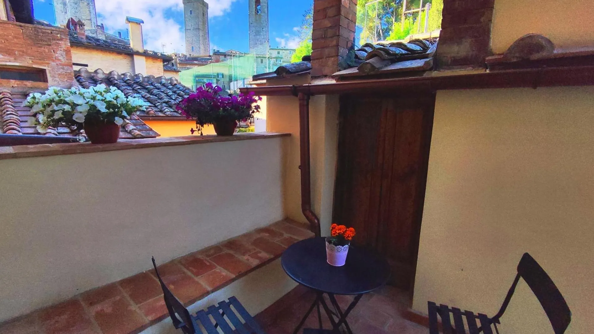 Le Torri 2 San Gimignano Apartments